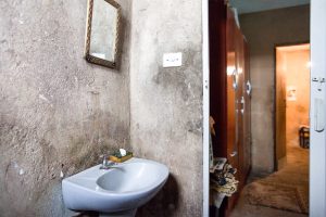 Imagem de uma pia, destacando a importância do saneamento básico no Dia Mundial do Banheiro