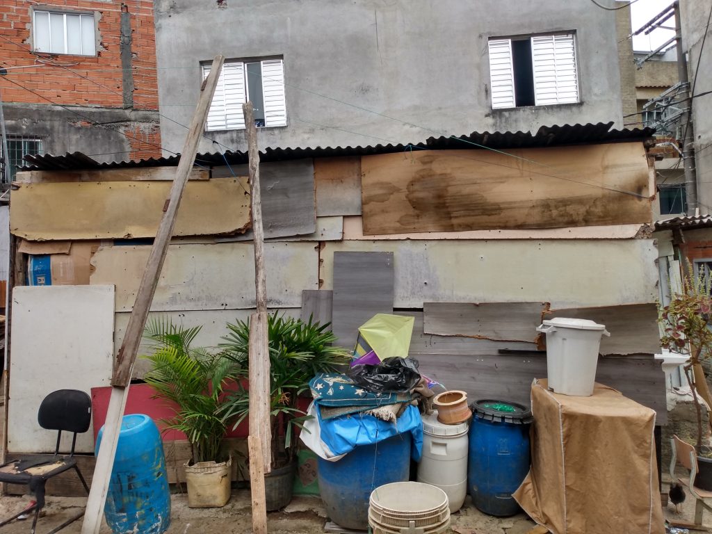Casa da Andrea, mãe solo em Heliópolis, antes da reforma