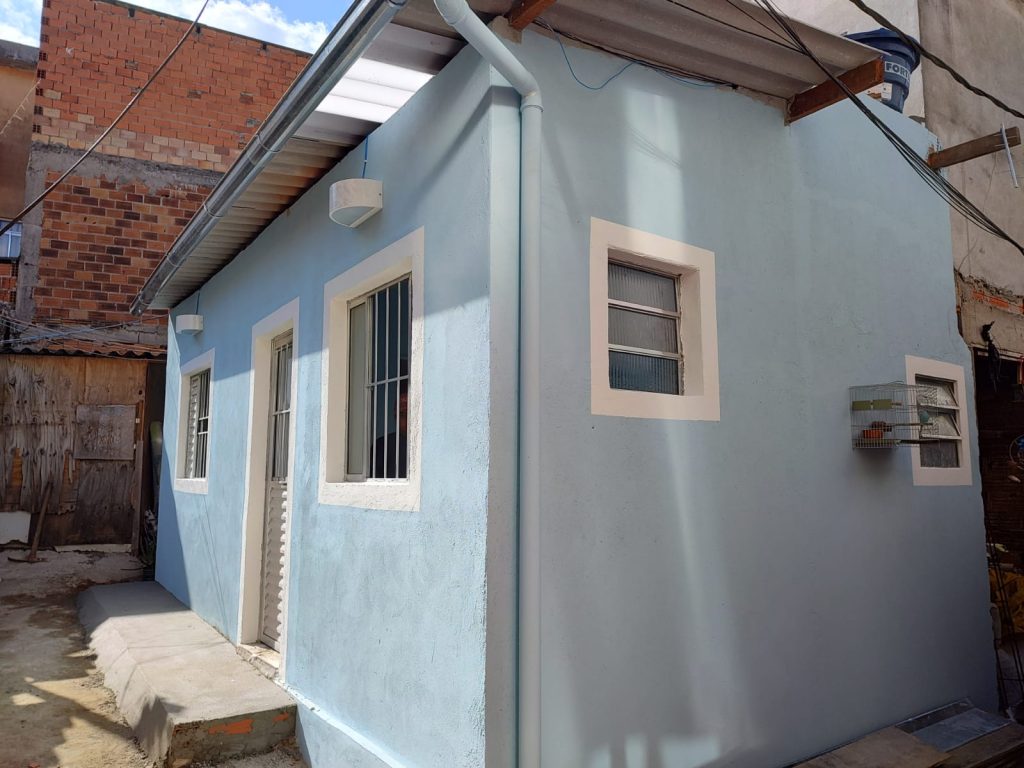 Casa da Andrea, mãe solo em Heliópolis, depois da reforma