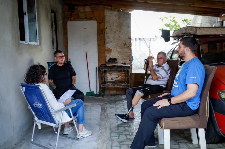 Kinha e seu pai, Vilmar, nos receberam na casa deste último para a entrevista.